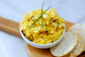Curry-egg-salad